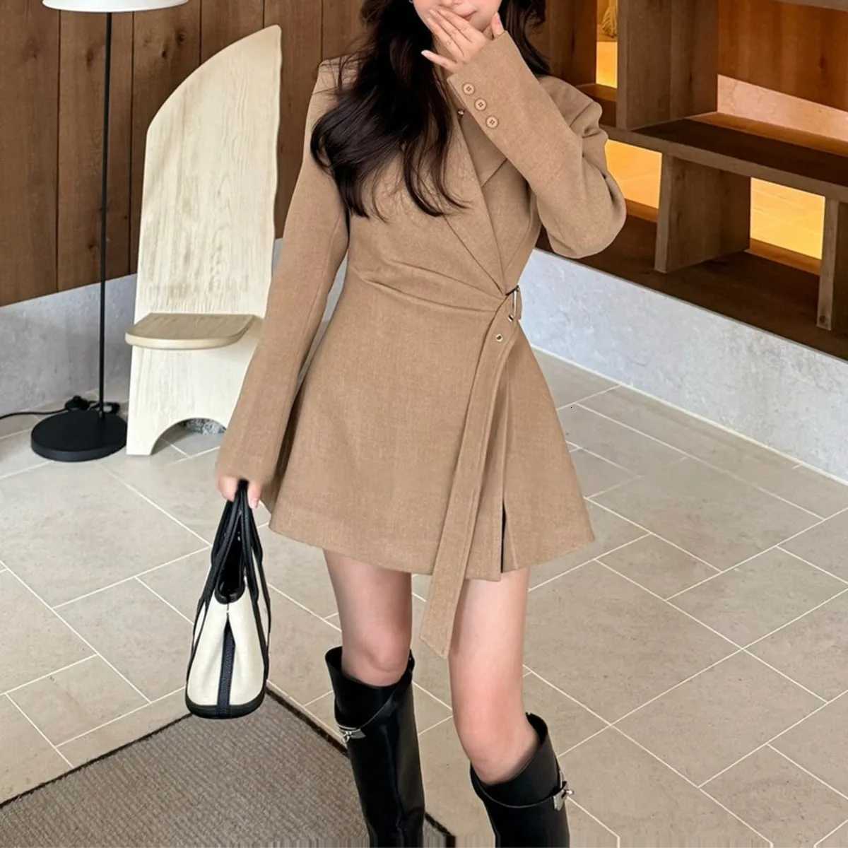 BJTZ Fashion Elegant Bandage Tie-waist Blazer Woolen Jacket For Woman 2025 Autumn Winter New Temperament Office Lady OutwearT251224