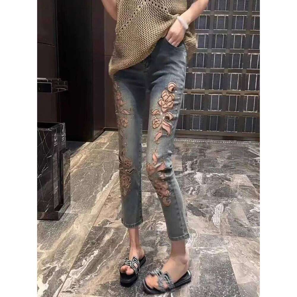 2025 Summer Woman New Heavy Industry Embroidery Hollow High Waist Jeans Women's Korean Versatile Fashion Eight-point Pipe Pants X251224