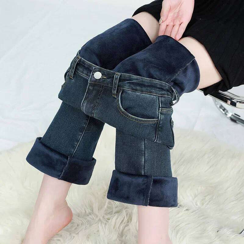 Winter Female Thin Snow Warm Plush Jeans Lady Chic Fleece Flared Pants Girls Korean High Waist Straight Leg Denim Trousers X251224
