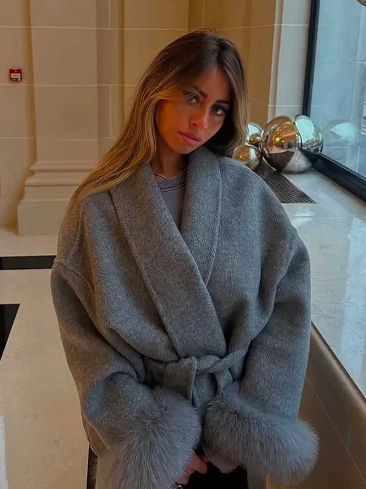 Women Grey Fur Splicing Woolen Coat Casual Belt Full Sleeve Lapel Loose Cardigan Outwear 2025 Lady Winter New Highstreet JacketT251224