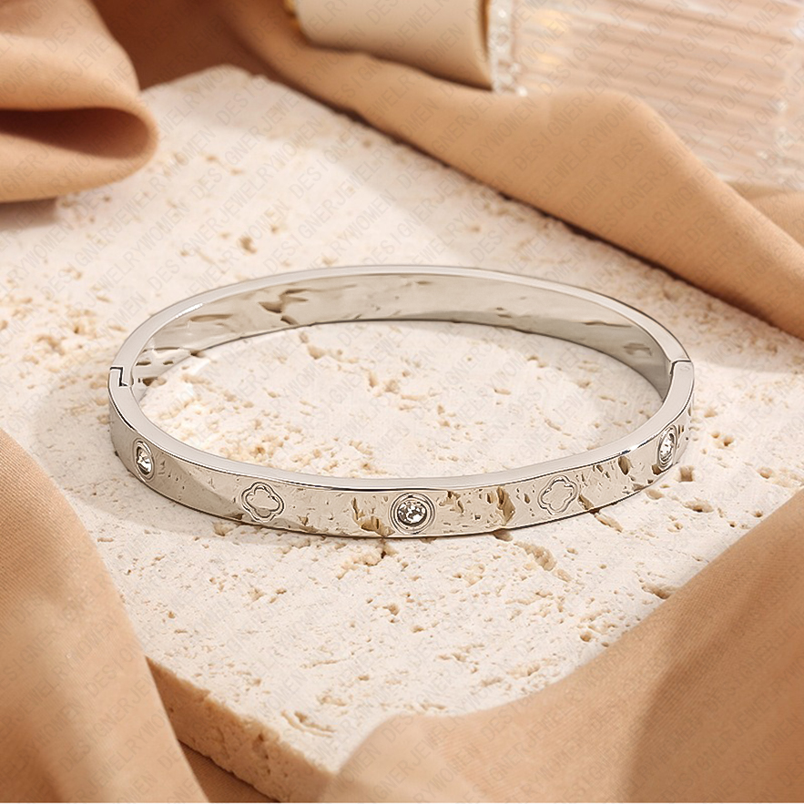 Designer Bracelet for Women Diamond Bangle 18K Gold Plated Bangles Luxury Jewlery Designer for Women Sparkling Elegant Gift Premium