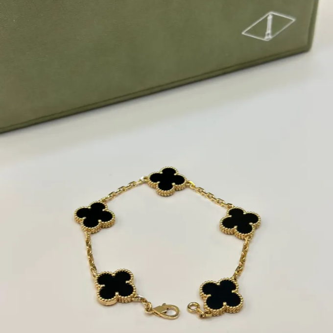 Classic Fashion Ladies' Bracelet 18K Gold Agate Shell Jewellery Ladies' and Young Ladies' Style Wedding and Mother's Day Bracelet