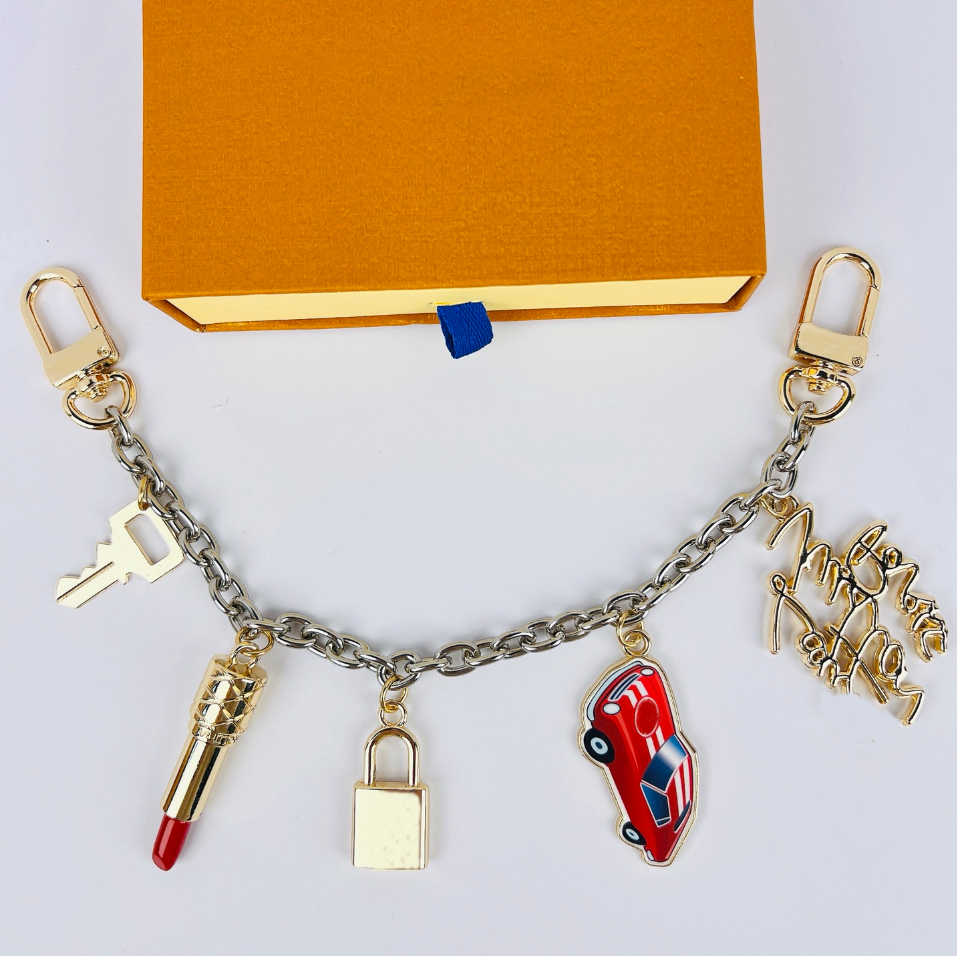 Newest Bag Charm Luxury keychain for Women cute bag charms Keychains Classic Pendant chain Fashion Key Rings quality Refreshing Style key chain Lanyards