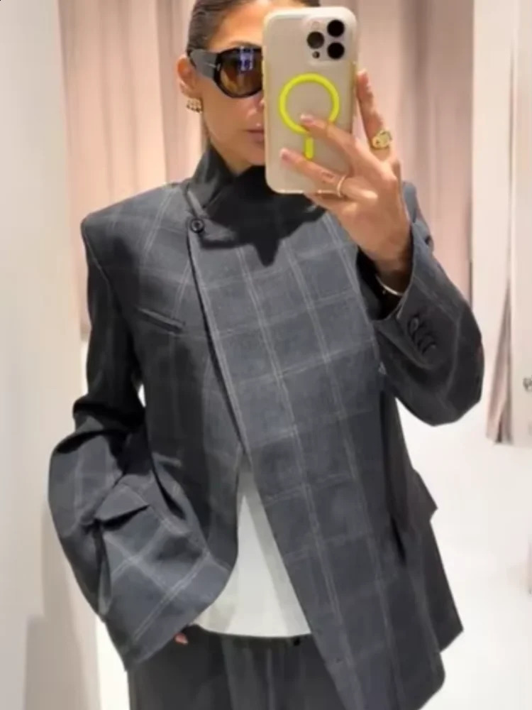 Women Irregular Plaid Blazer Jacket Fashion Stand Collar Full Sleeve Split Loose Short Coat Female Daily Commute Outerwear 251223