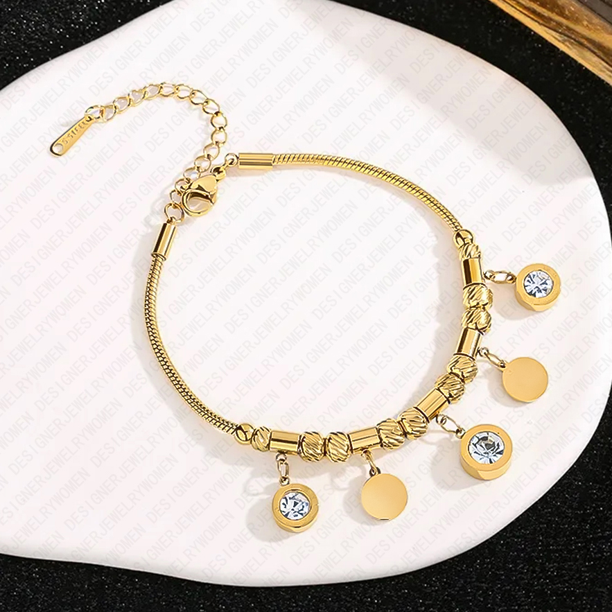 Designer Bracelet for Women Diamond Bracelets Vintage Open Bangle Roman Numeral Bangles Luxury Jewlery Designer for Women Timeless Sparkling Gif