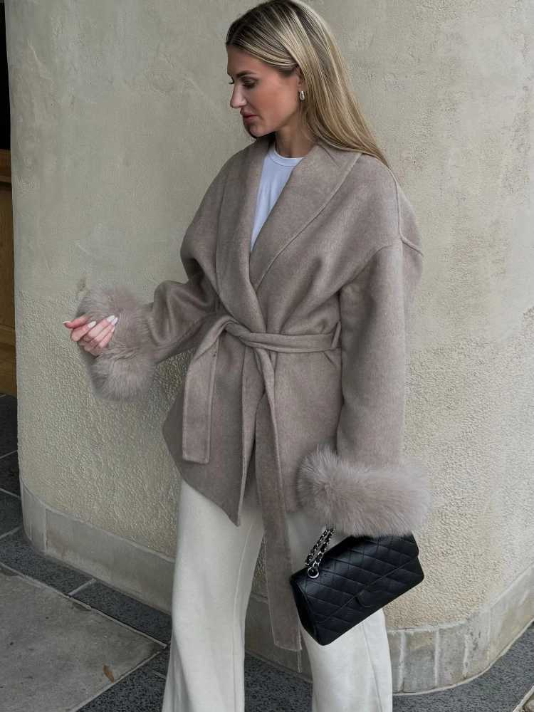 Fur Patchwork Woolen Short Coat Fashion Solid Lace Up Lapel Furry Belt Long Sleeve Loose Jacket 2025 New Autumn Winter CardiganT251224