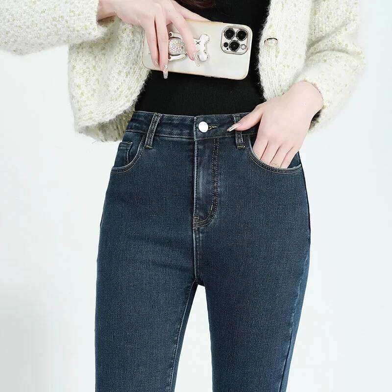 Winter Female Thin Snow Warm Plush Jeans Lady Chic Fleece Flared Pants Girls Korean High Waist Straight Leg Denim Trousers X251224