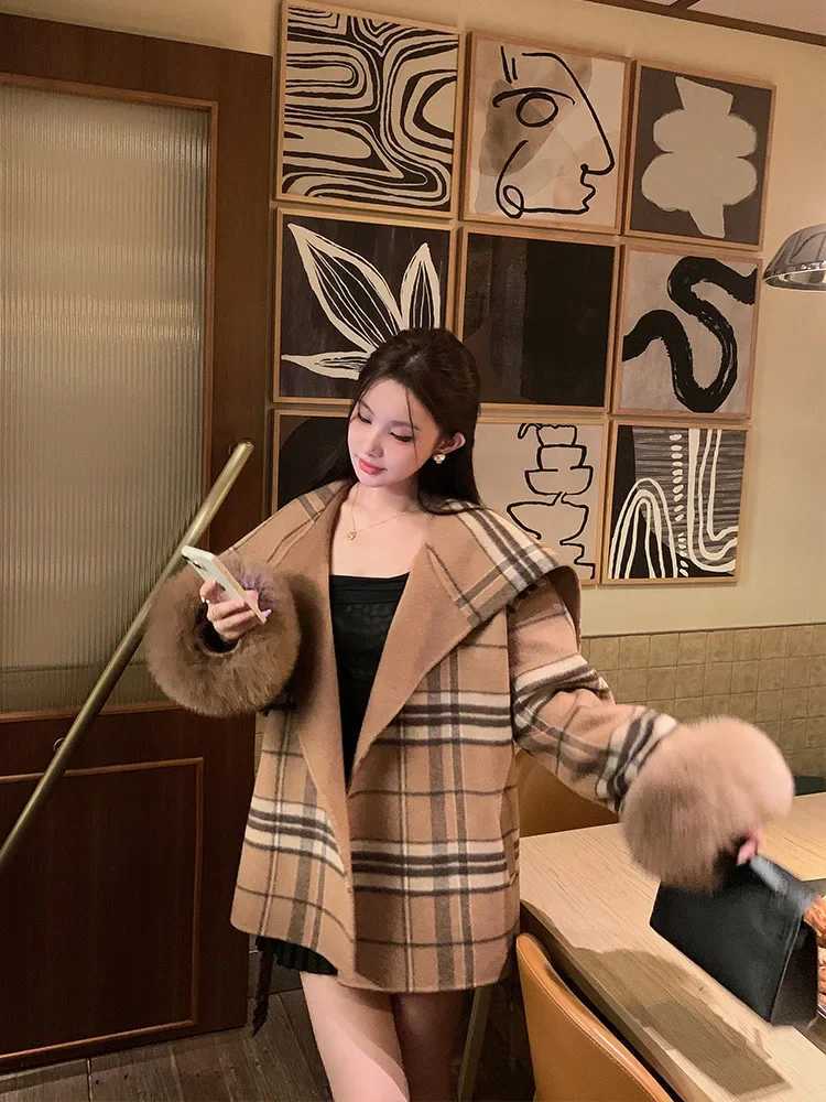 Korea Lapel Plaid Elegant Wool Blend Coats Winter With Belt Thick Mid Length Woolen Abrigos Tops Loose Casual Women JacketsT251224