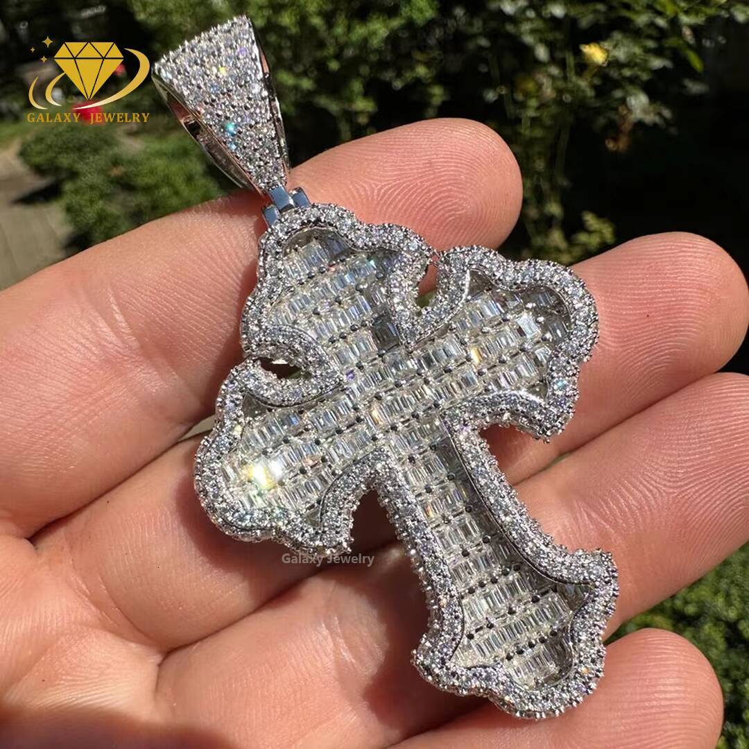 Hot Sale Fashion Woman Jewelry Custom Thorns Cross Pendant 925 Sterling Silver Baguette Moissanite Diamond Pendant for Gift