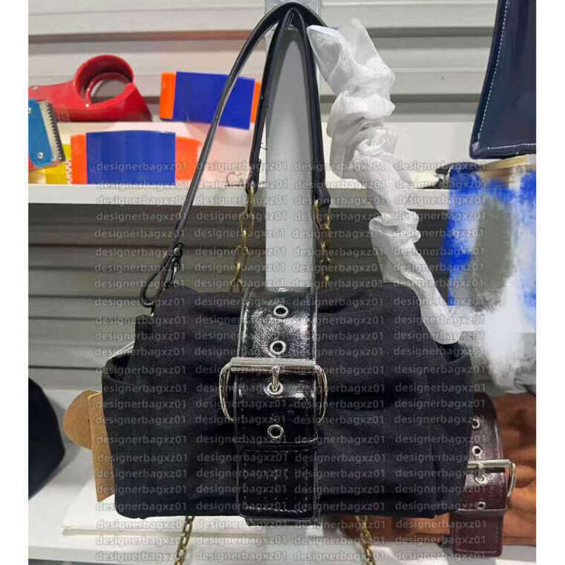 Vivenes West Wood Bag Designer Bag Vivennens Saturn Purse Vintage Graffiti Chain Crescent Plaid Large Capacity Shoulder Bag Sacoche Homme Card Holder Kisslock Bag