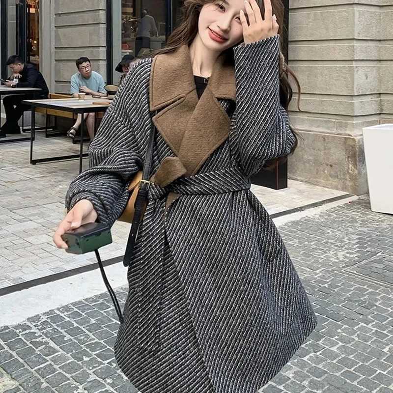 Elegant Striped Woolen Coats Women Autumn Winter Thick Bandage Vintage Outwear Loose Casual Office Lady Sashes Preppy New TopsT251224