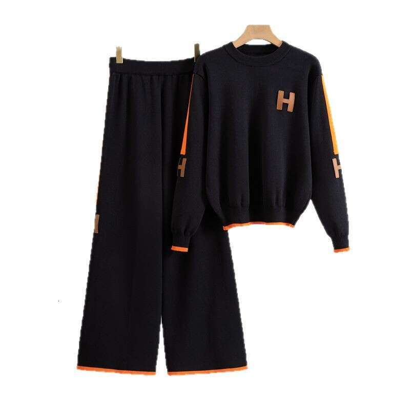 Women's Casual Two-Piece Knit Pants Set, Embroidered-Logo Round-Neck Top and Knee-Length Pants - Polyester Autumn Daily Outfit, Relaxed 2pc Women's Ca - view 6