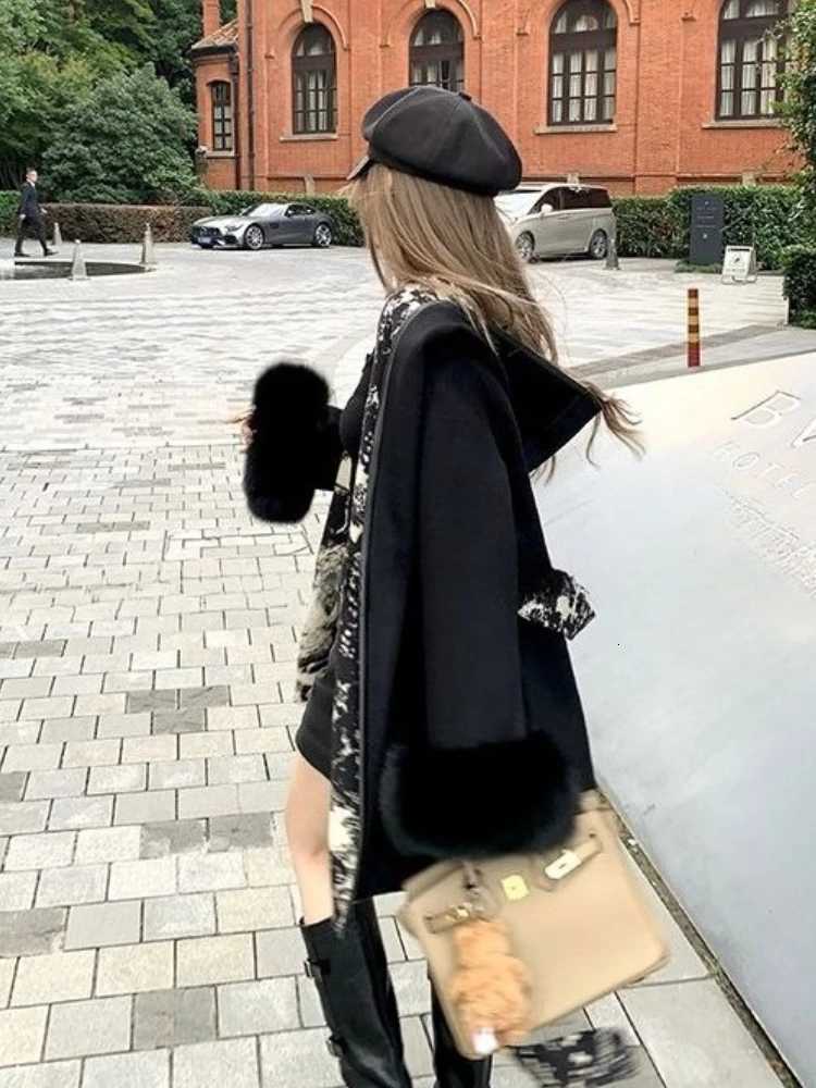 Winter Retro Floral Printed Patchwork Wool Coat Women New Fashion Korean Style Loose Hooded Woolen Jacket Party Fur Blends 2025T251224