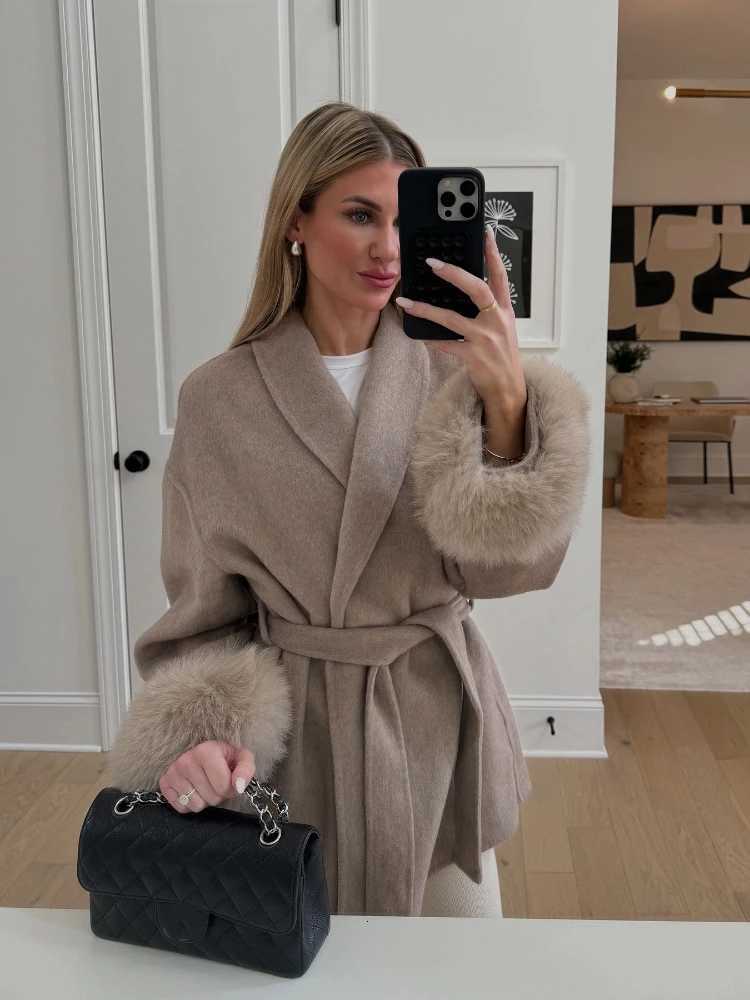 Fur Patchwork Woolen Short Coat Fashion Solid Lace Up Lapel Furry Belt Long Sleeve Loose Jacket 2025 New Autumn Winter CardiganT251224