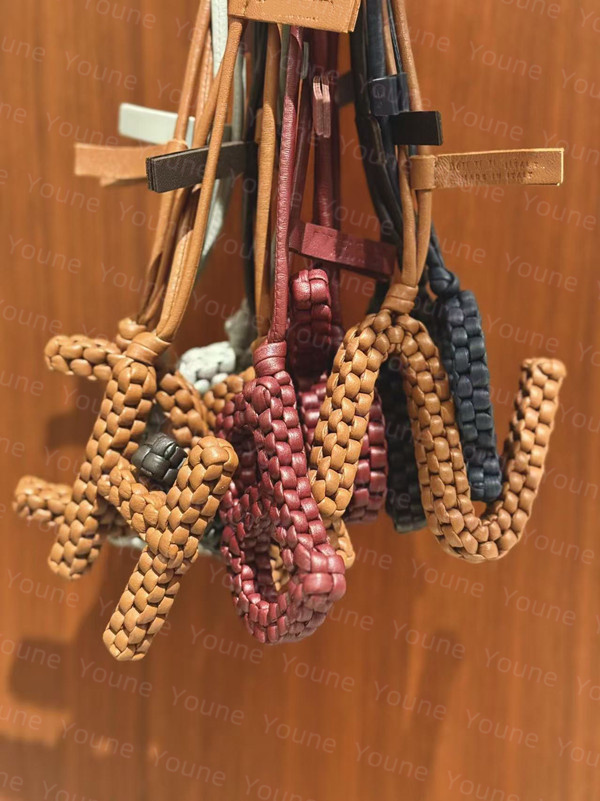 Luxury letter 26 letters shape Bag Charm BV Designer Bag Ornament Accessories Weave leather lanyard Men Car Hanging Keychain Purse Decoration Handmade DIY with Gift