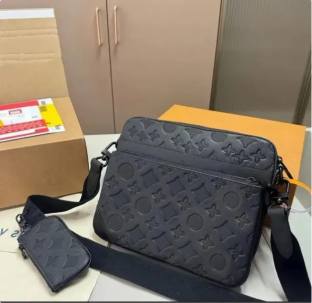 New trio outdoor Waistpacks Luxury Designer Bag Womens satchel mens Clutch handbag CrossBody Totes bumbag Chest pack Leath lvslys sacoche de luxe hommes man bag