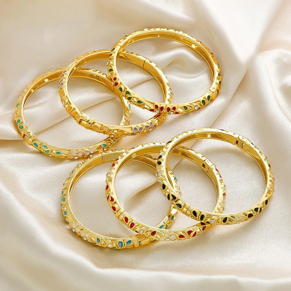 Classic Enamel Dropped Glaze Flower Texture Diamond Bangle For Women Vintage Copper Metal Hand Bracelet Party Jewelry Gifts 251219