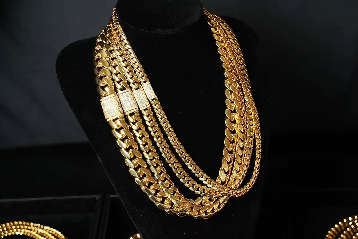 Ice with VVS moissanite Wholesale Choker 18k 20mm Chunky Custom Link 24k Gold Cuban Chains Miami Chain Necklaces