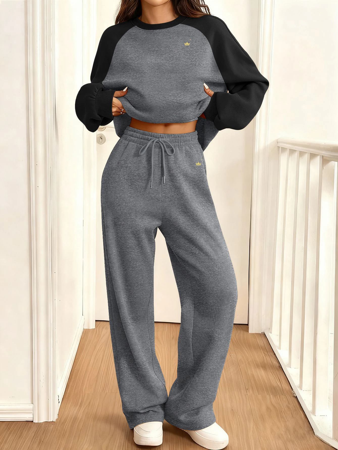 2026 Autumn and Winter Fashion Loose Set round Neck Sportswear Womens TwoPiece Outfit Comfortable fitness jogging fashion suit 251225