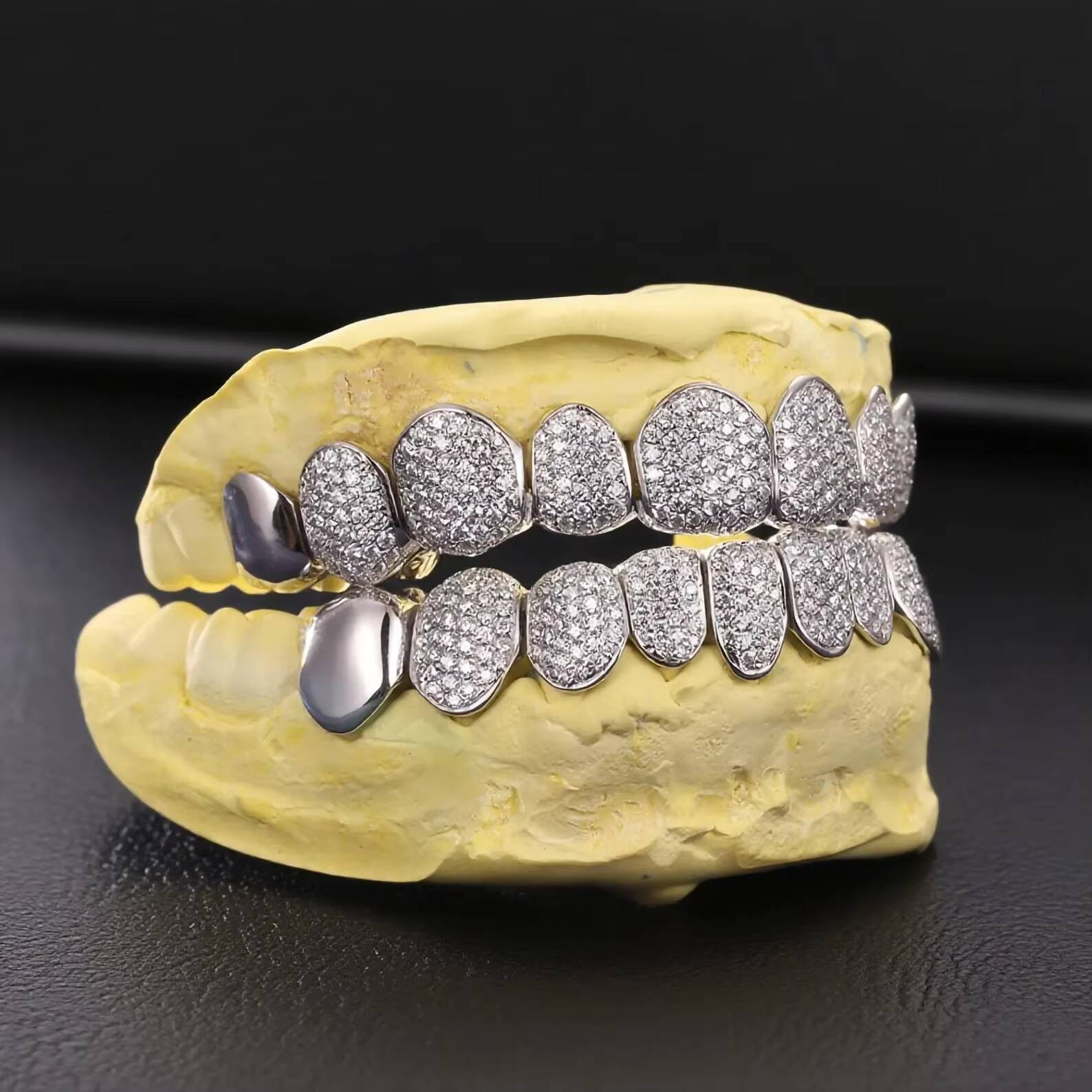 Trendy Mens Womens Fine Grillz Stylish 925 Silver Round Cut Moissanite Diamond Teeth Jewelry Iced Hip Hop Style Perfect Gift