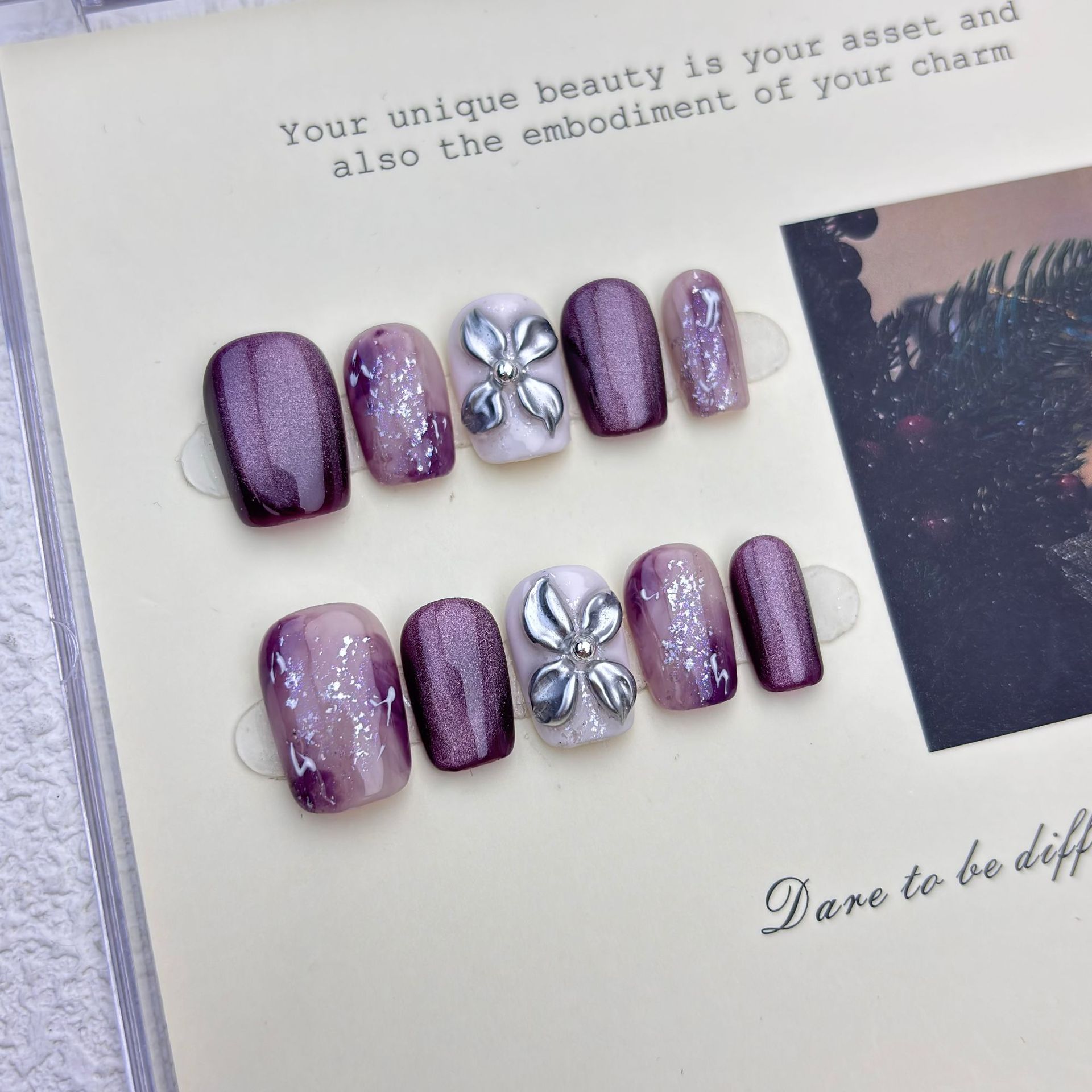 elegant light luxury necklace featuring unique cat eye design detailed relief