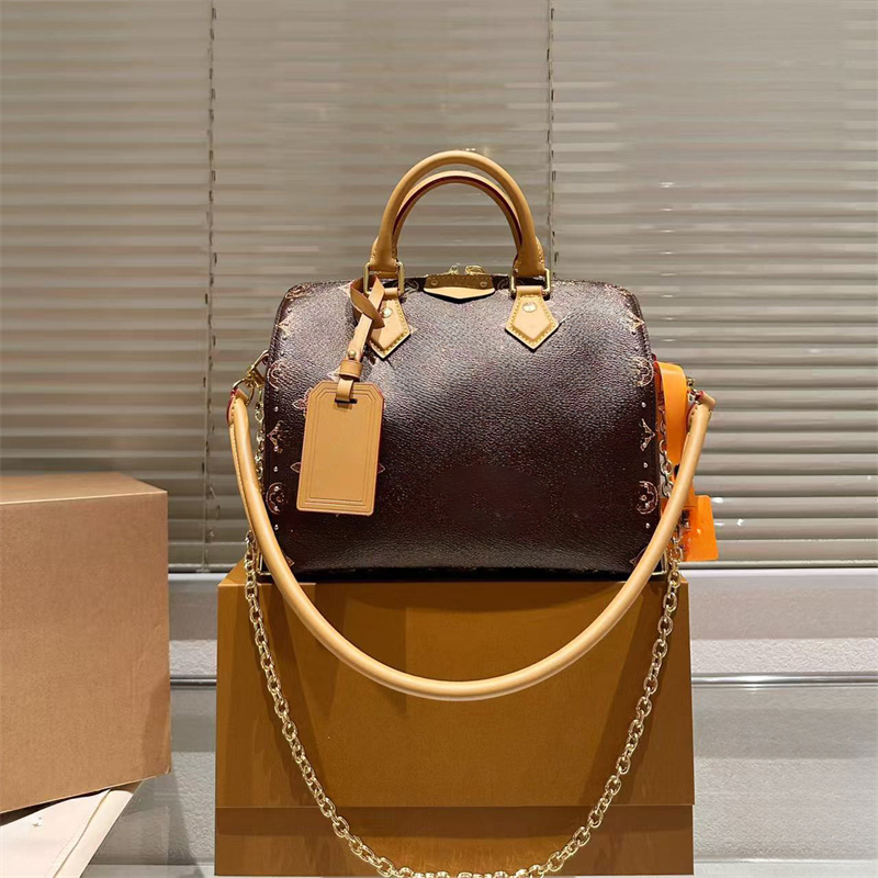 Designer Rivet Pillow Bag Trunk Bag Woman Clutch Bag Shoulder Bag Canvas Cowhide Handbag Crossbody Bag High Quality Designer Retro Boston Travel Bag Top