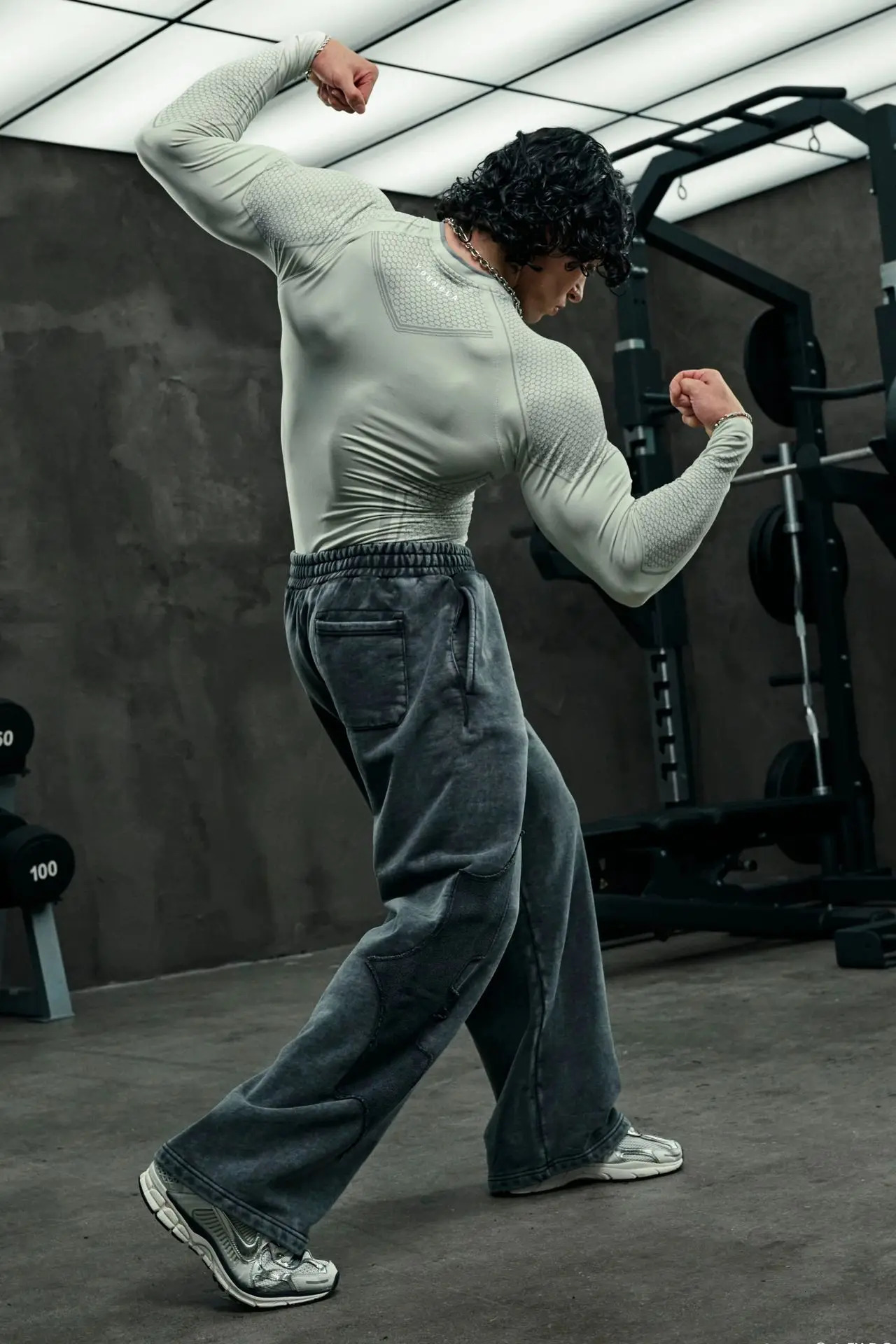 Mens Slim Fit Ice Silk T-Shirt Short Sleeve O-Neck Gym Exercise Summer Fashion Top Style Bottoming Clothing 251224