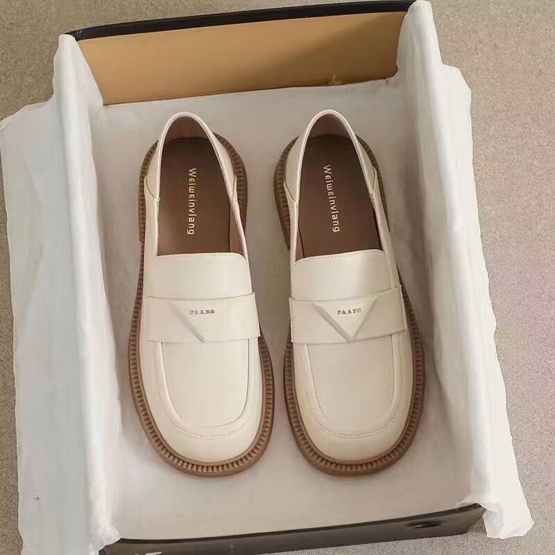 Free shipping new fashionable black beige women's soft soled leather shoes thick soled plus size 35-43 casual shoes daily elegant and versatile Hot Sale