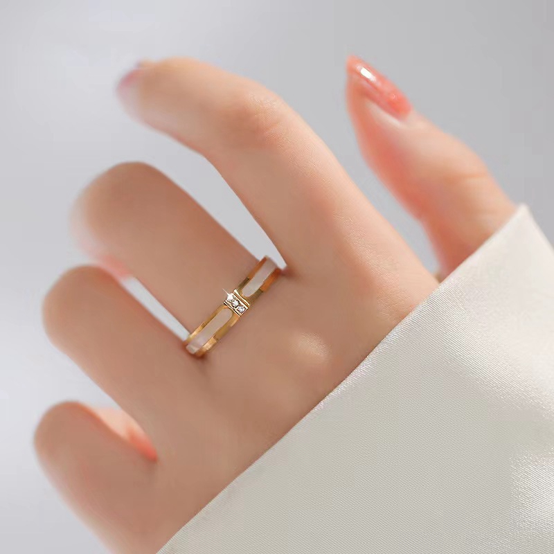 Hot Desinger Rings CZ Zircon Diamond Shell Pearl Stainless Steel Finger Ring Lucky Round 18K Gold Color size 5-10 for Men Women wholesale factory pric
