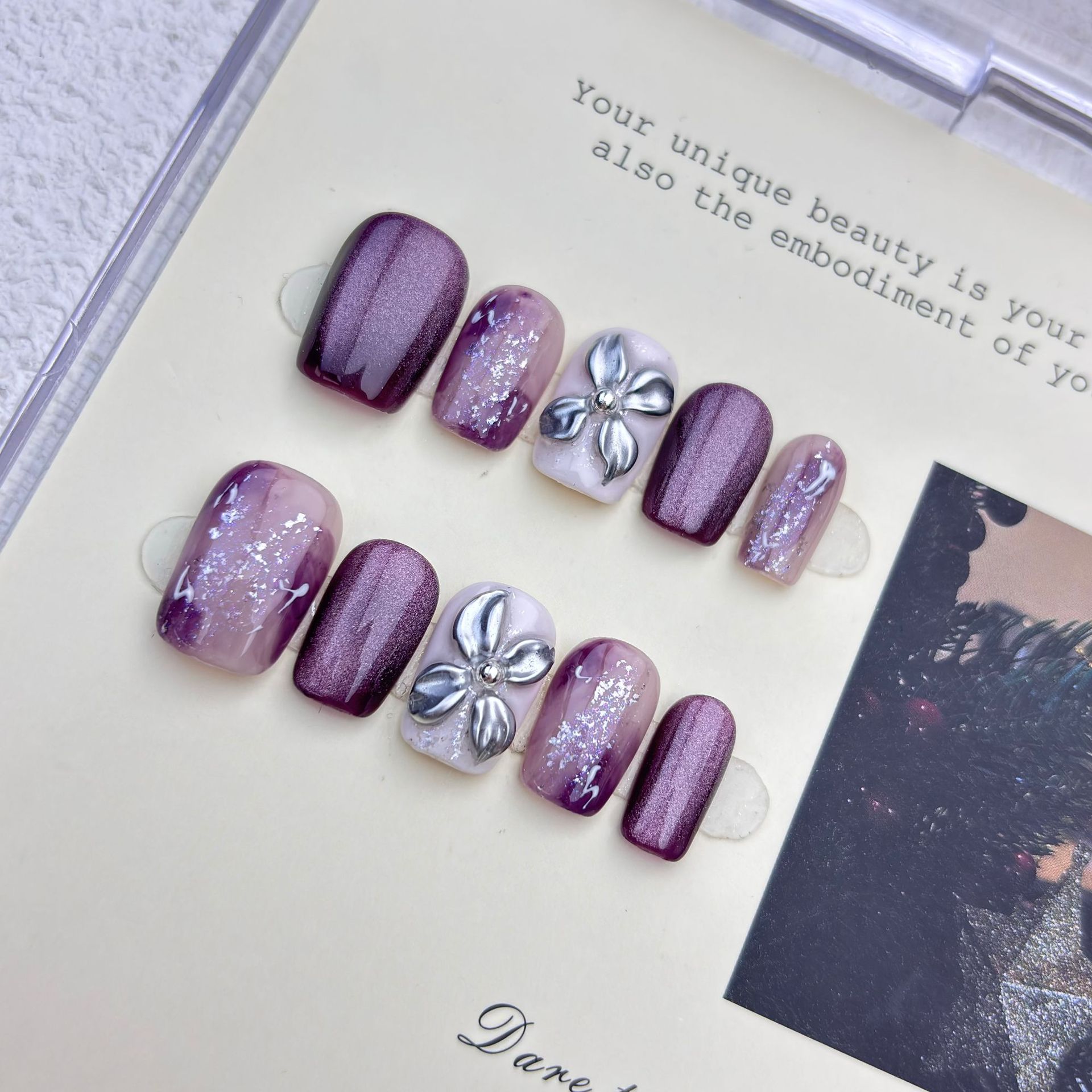 elegant light luxury necklace featuring unique cat eye design detailed relief