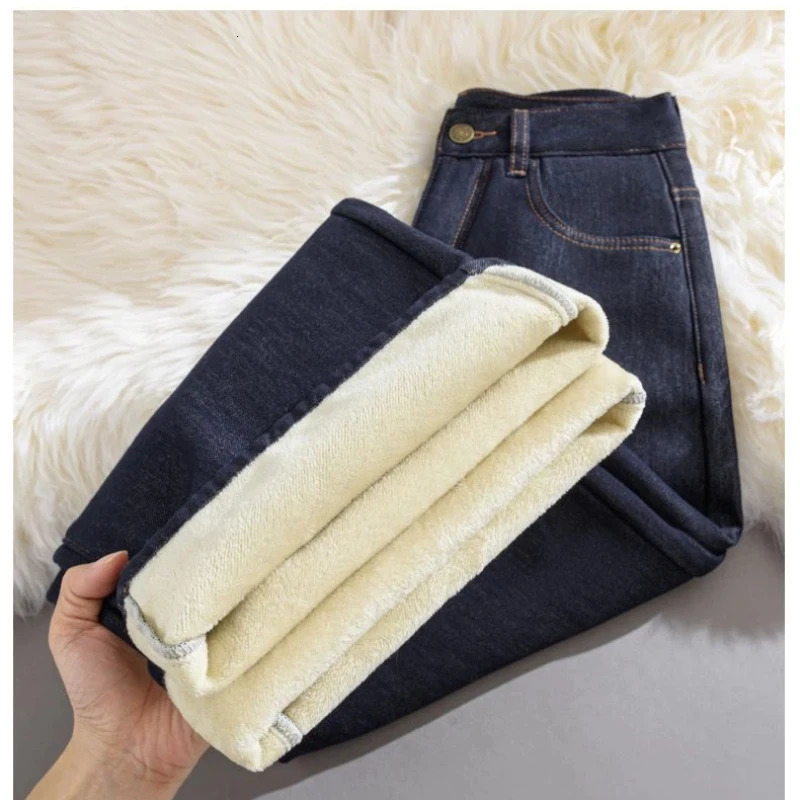 Winter Fleece Lined Jeans for Woman Y2k Pants Wide Leg Blue Loose Straight Trousers Pear Shape Body Comfort Fashion Trend 251225