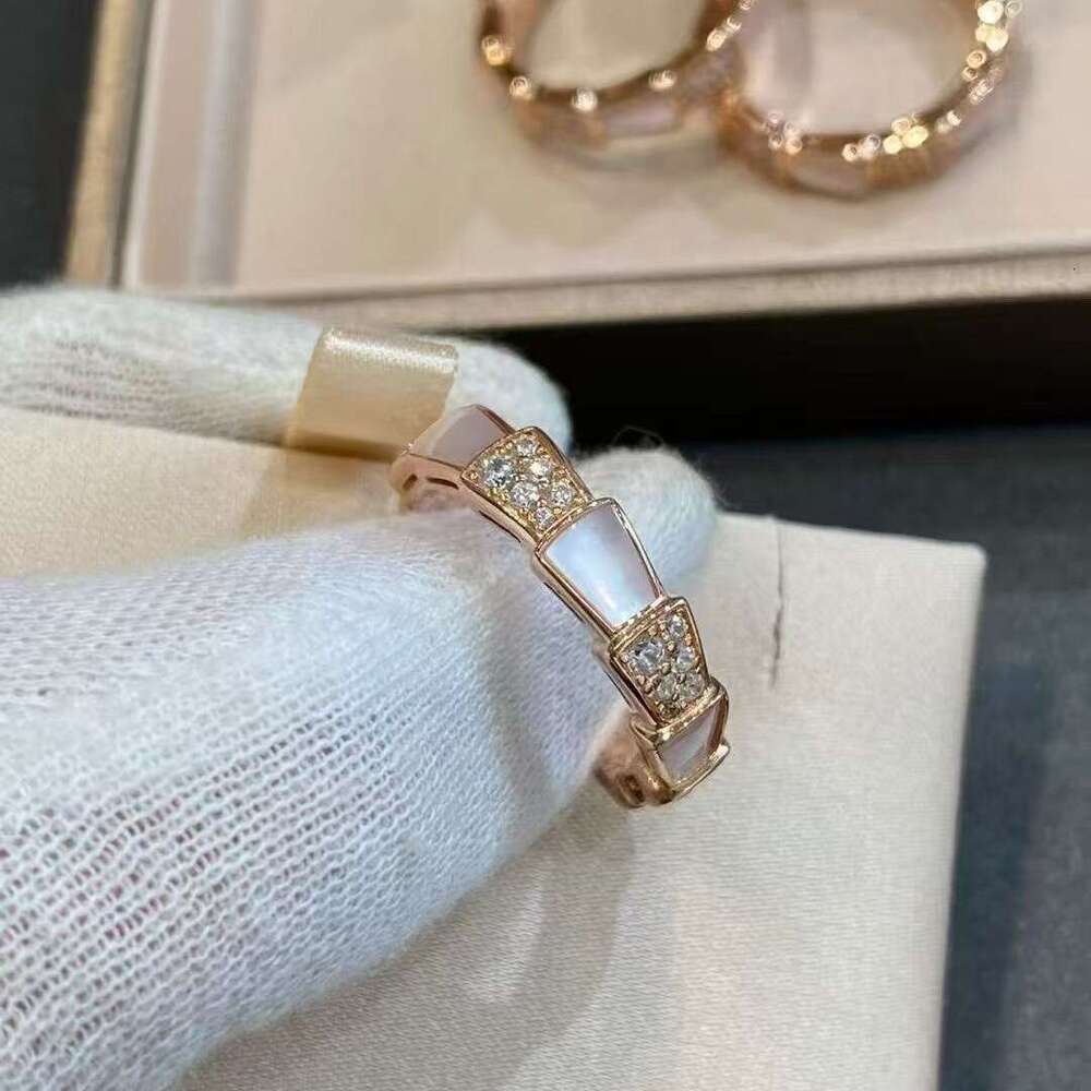 Snake-shaped Ring White Pearl Shell Set with Diamonds Wide V-Shaped Snake Ring