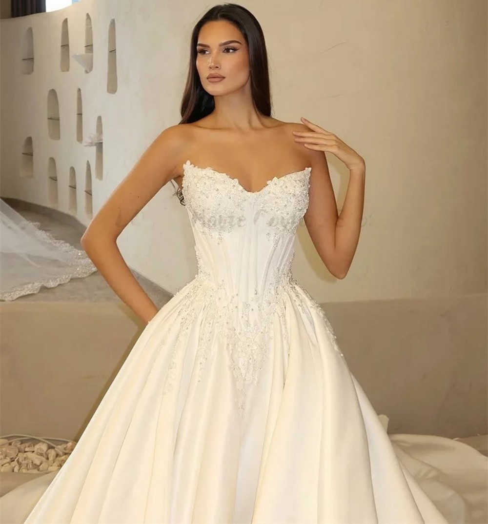 Vintage A-line Wedding Dress 2026 Sweetheart Beading Applique Satin Court Train Church Bridal Bride Gowns Vestidos De Noiva Robe de Mariee