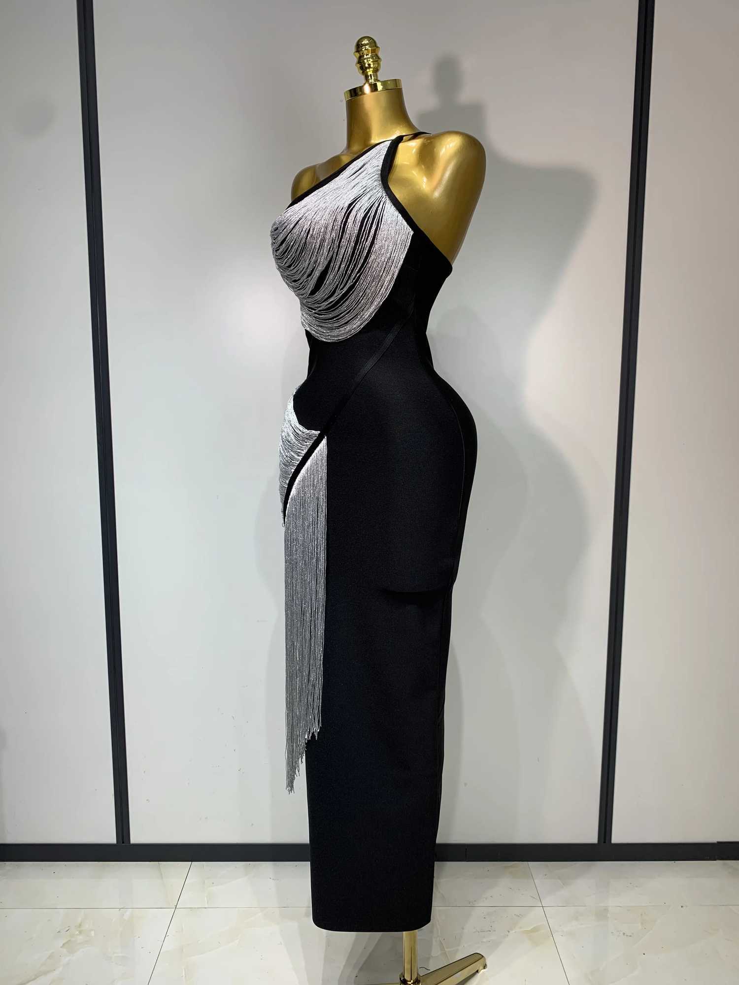 Women Sexy Slanted Collar Silver Tassel Bandage Dress Women Black Sleeveless Bodycon Dresses Evening Party Club Birthday Gowns C251225