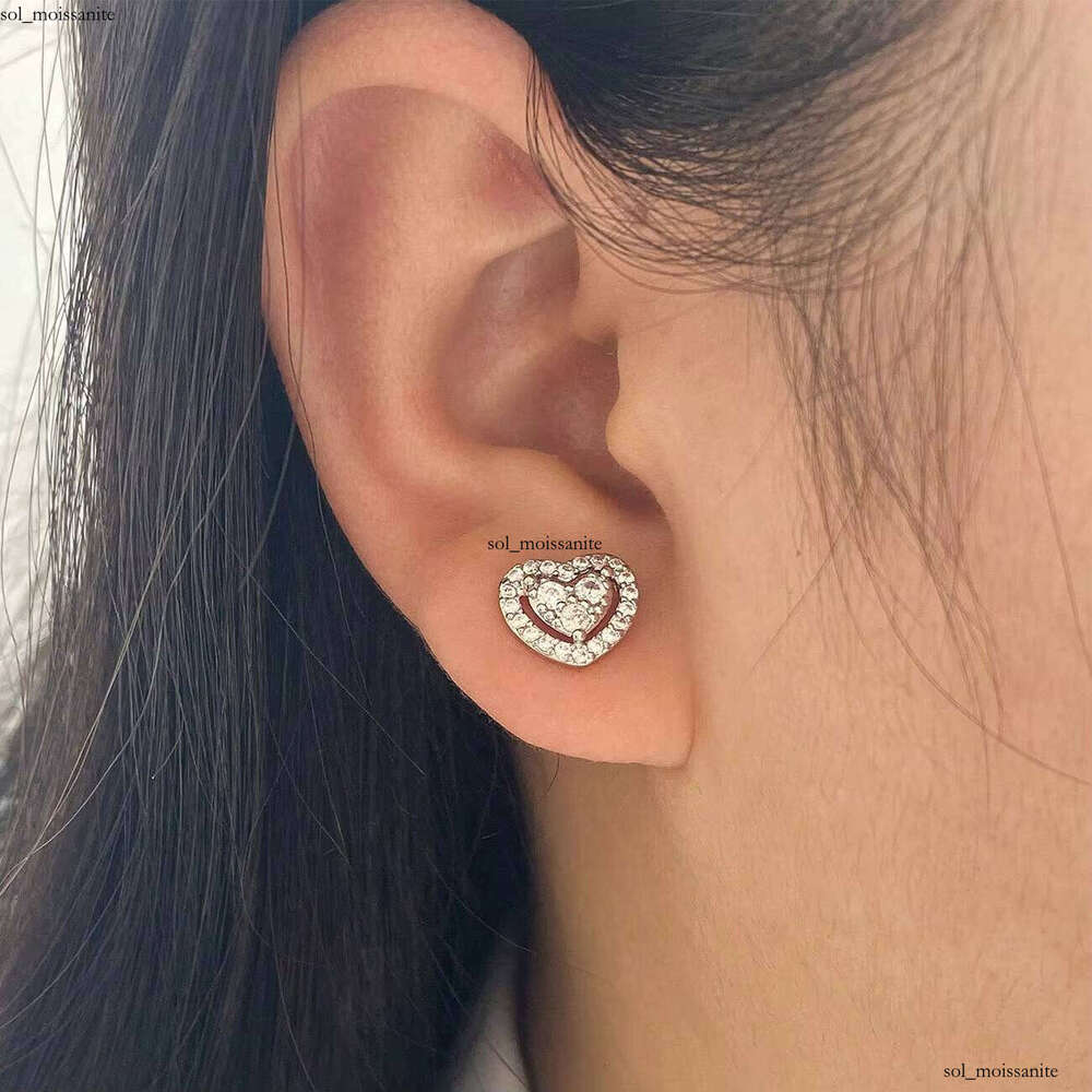 Heart-shaped Full VVS Moissanite Stud Earrings for Women Gold Nugget-shaped Pendant fashion Accessories Stock