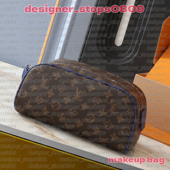 Classic designer bag high-quality makeup bag fashionable travel couple grooming bag portable cosmetics storage bag waterproof multifunctional women's wallet AAA