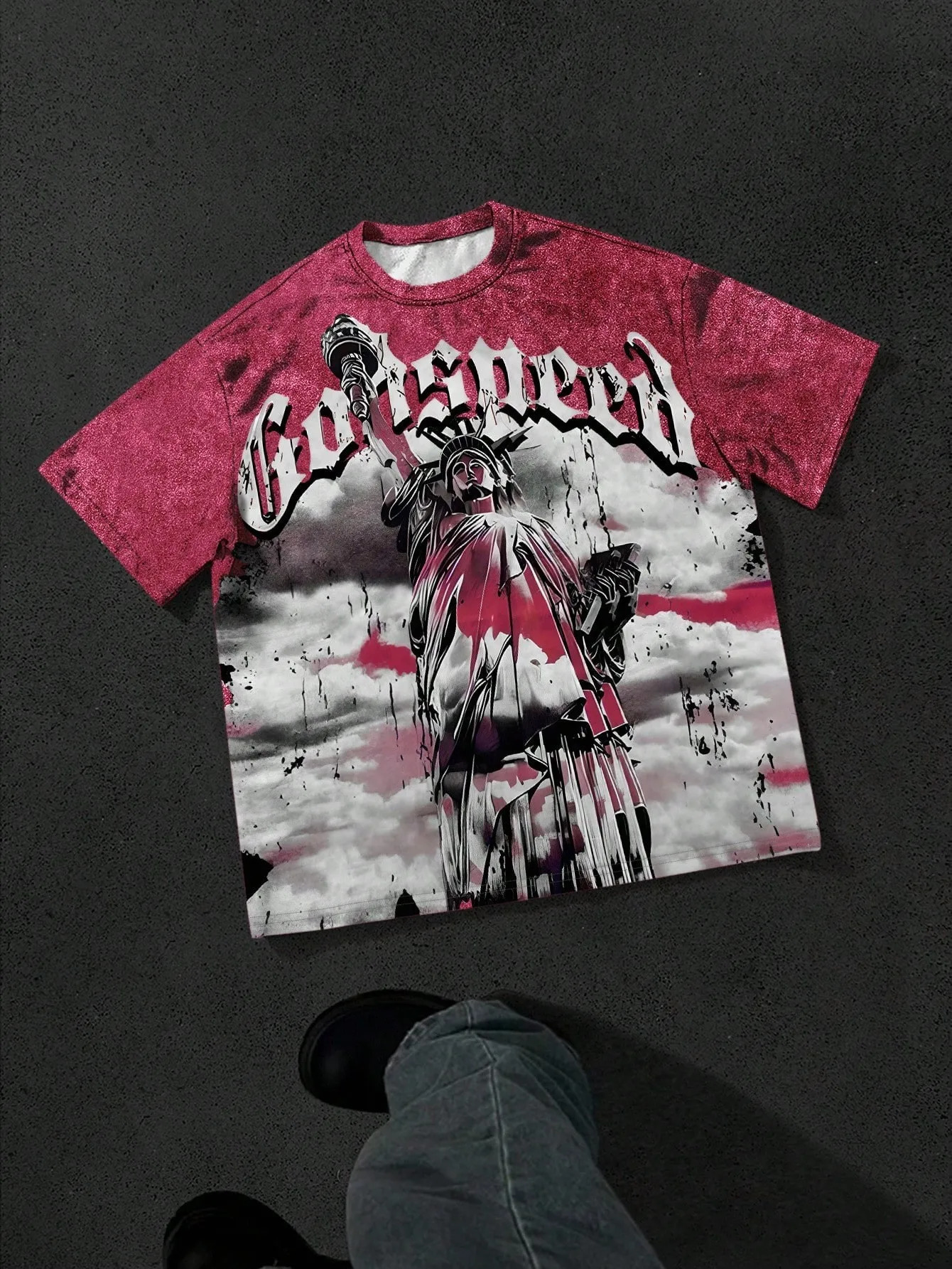 The mens Tshirt for the summer of features a casual fashionable soft and breathable 3D angel pattern print 251225