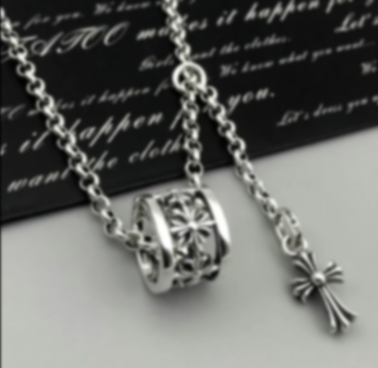 Chrome necklace women's small waist pendant designer jewelry men's hip hop collarbone pendant vintage versatile sweater necklace