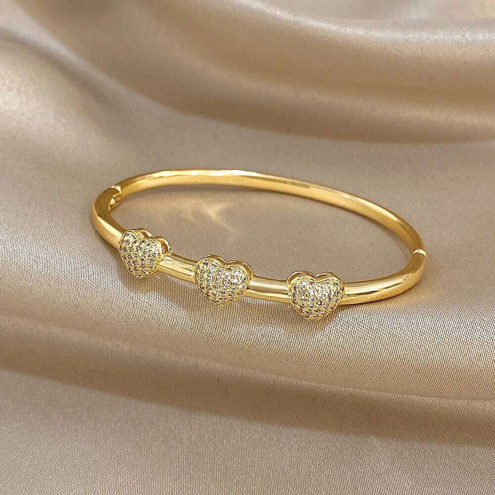 Exquisite Gold Plated Zircon Heart Charm for Women Minimalist Geometric Spring Open Bangle Bracelet Female Jewelry Gift