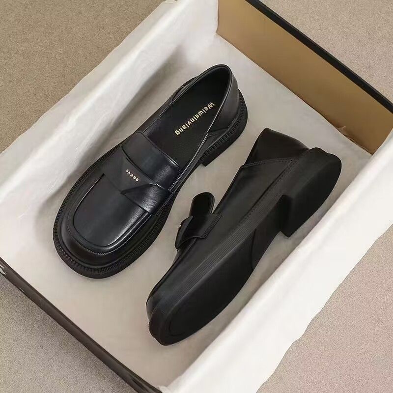 Free shipping new fashionable black beige women's soft soled leather shoes thick soled plus size 35-43 casual shoes daily elegant and versatile