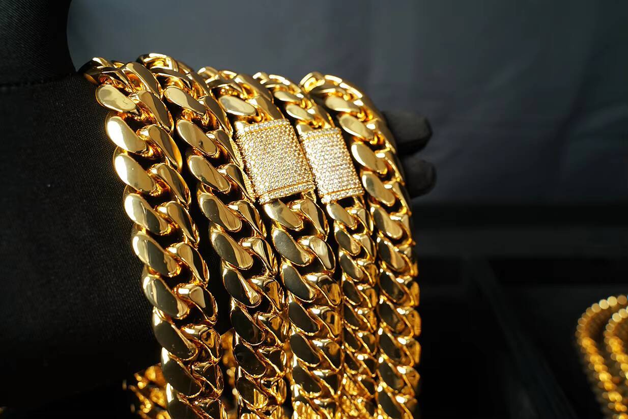 Ice with VVS moissanite Wholesale Choker 18k 20mm Chunky Custom Link 24k Gold Cuban Chains Miami Chain Necklaces