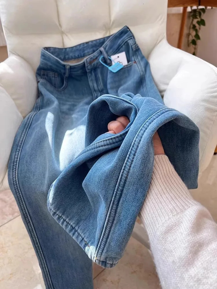 Womens Autumn Winter High Waist Velvet Thick Jeans Loose Fit Fashion for Aunty Flattering Pear Shape 251225