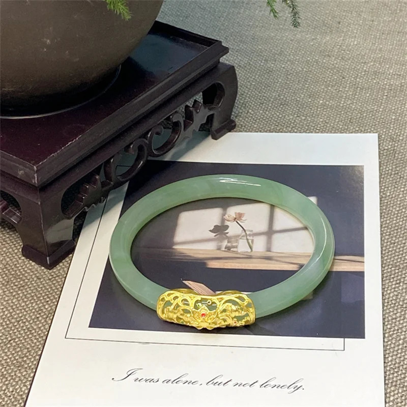 Chinese Style Ruyi Ancient Bangle Natural Jade Handicraft Bracelet Daily Jewelry for Womens Gatherings 251219