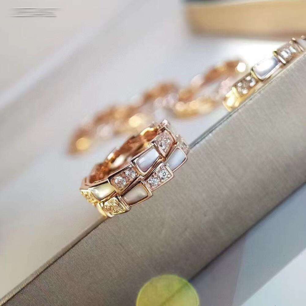 Snake-shaped Ring White Pearl Shell Set with Diamonds Wide V-Shaped Snake Ring