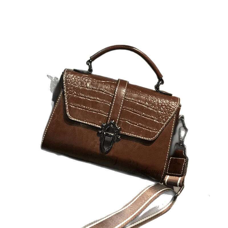 Luxury shoulder bag handbag Hobo women's summer new fashionable multifunctional leather niche flip shoulder bag