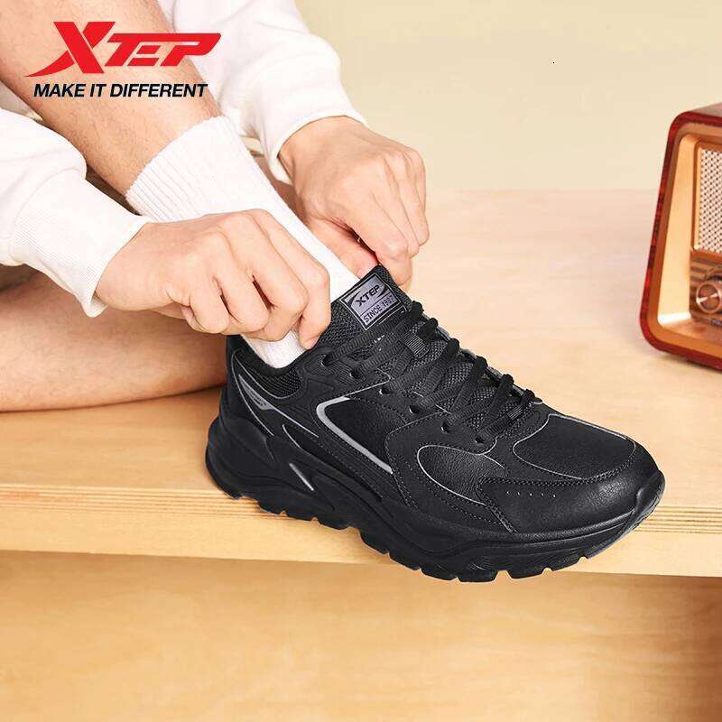 Xtep Men's Casual Shoes 2025 Winter Street Style Cushion Lightweight Wear-Resistant Breathable Walking Sneakers 875419320005 X251225