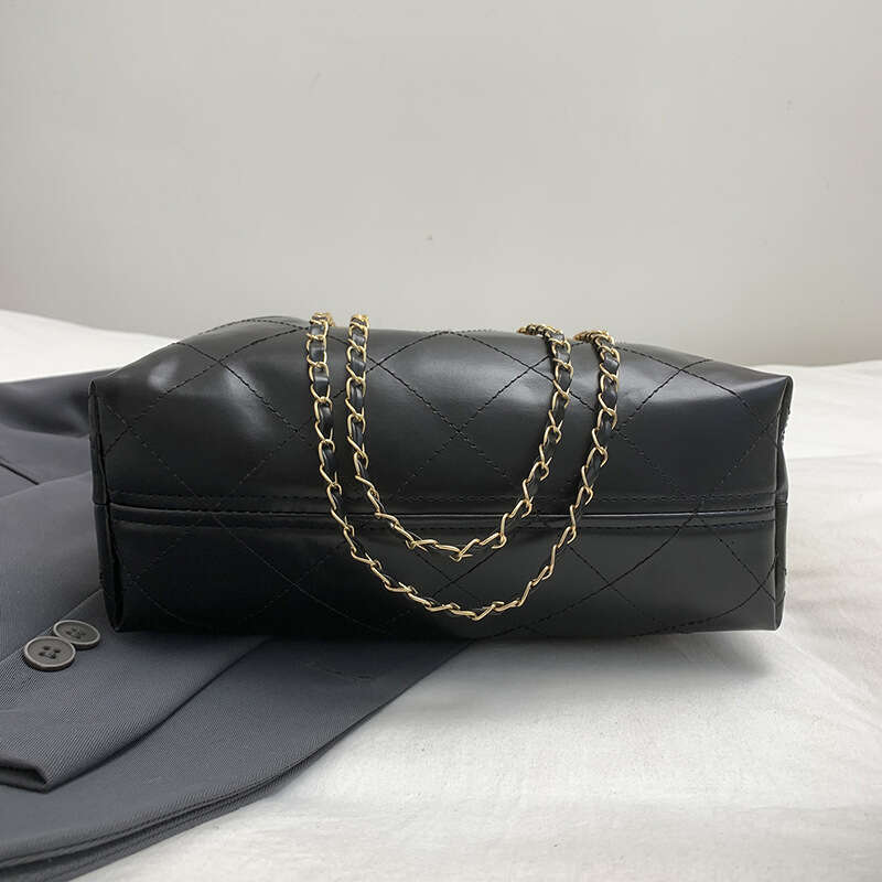 Chic Retro-Inspired Ladies' Travel Satchel with Adjustable Chain Handle for Casual Outings