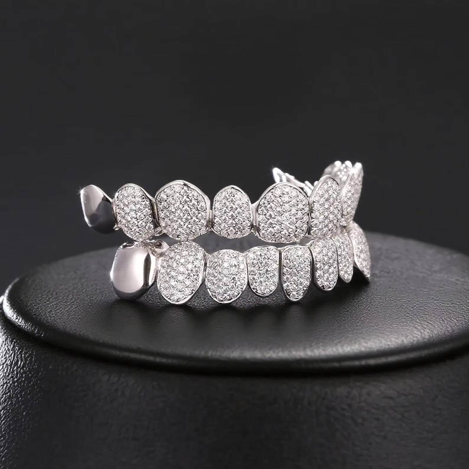 Trendy Mens Womens Fine Grillz Stylish 925 Silver Round Cut Moissanite Diamond Teeth Jewelry Iced Hip Hop Style Perfect Gift