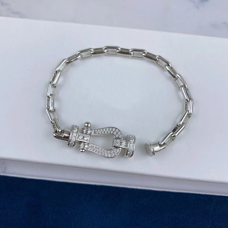 Couple Fashion Charm Fredd Luxury Crystal Horseshoe Buckle Chain Bracelet High Quality Stainless Steel Jewelry for Men and Women Z260313