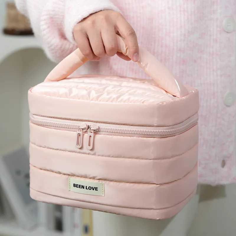 Lady Travel Cosmetic Pouch Large Capacity Toiletry Bag Multifunctional Womens Makeup Organizer Bag Zipper Toiletry Pouch C251225